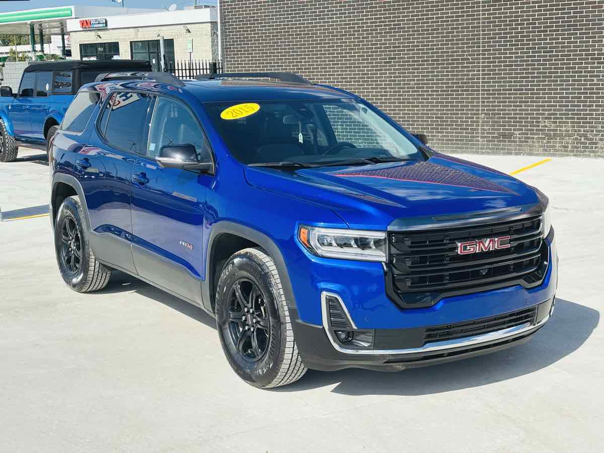 Photo 2 of this GMC Acadia