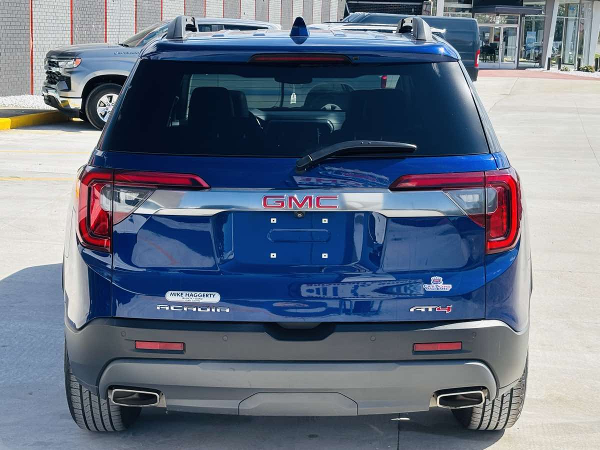 Photo 9 of this GMC Acadia