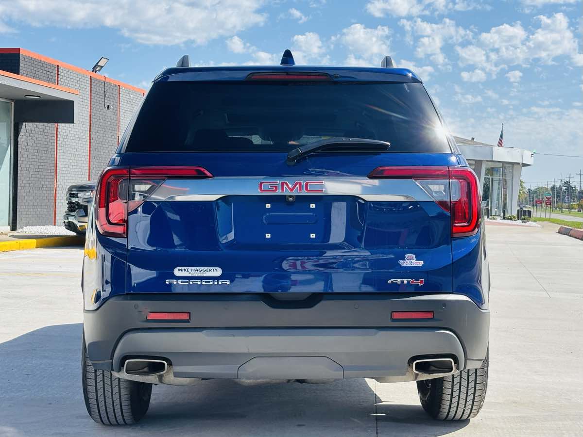 Photo 12 of this GMC Acadia