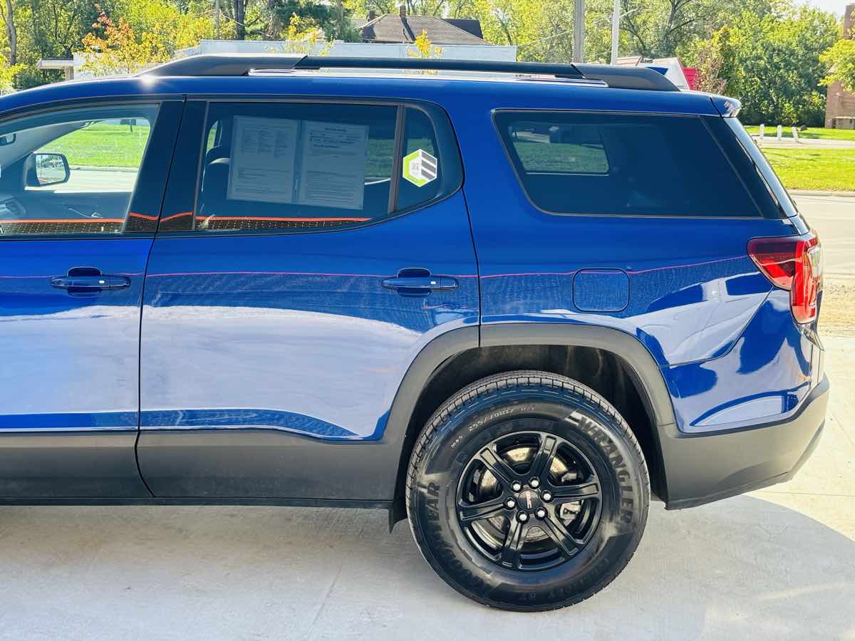 Photo 15 of this GMC Acadia