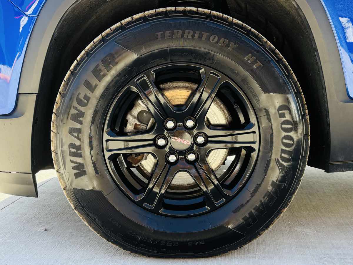 Photo 28 of this GMC Acadia