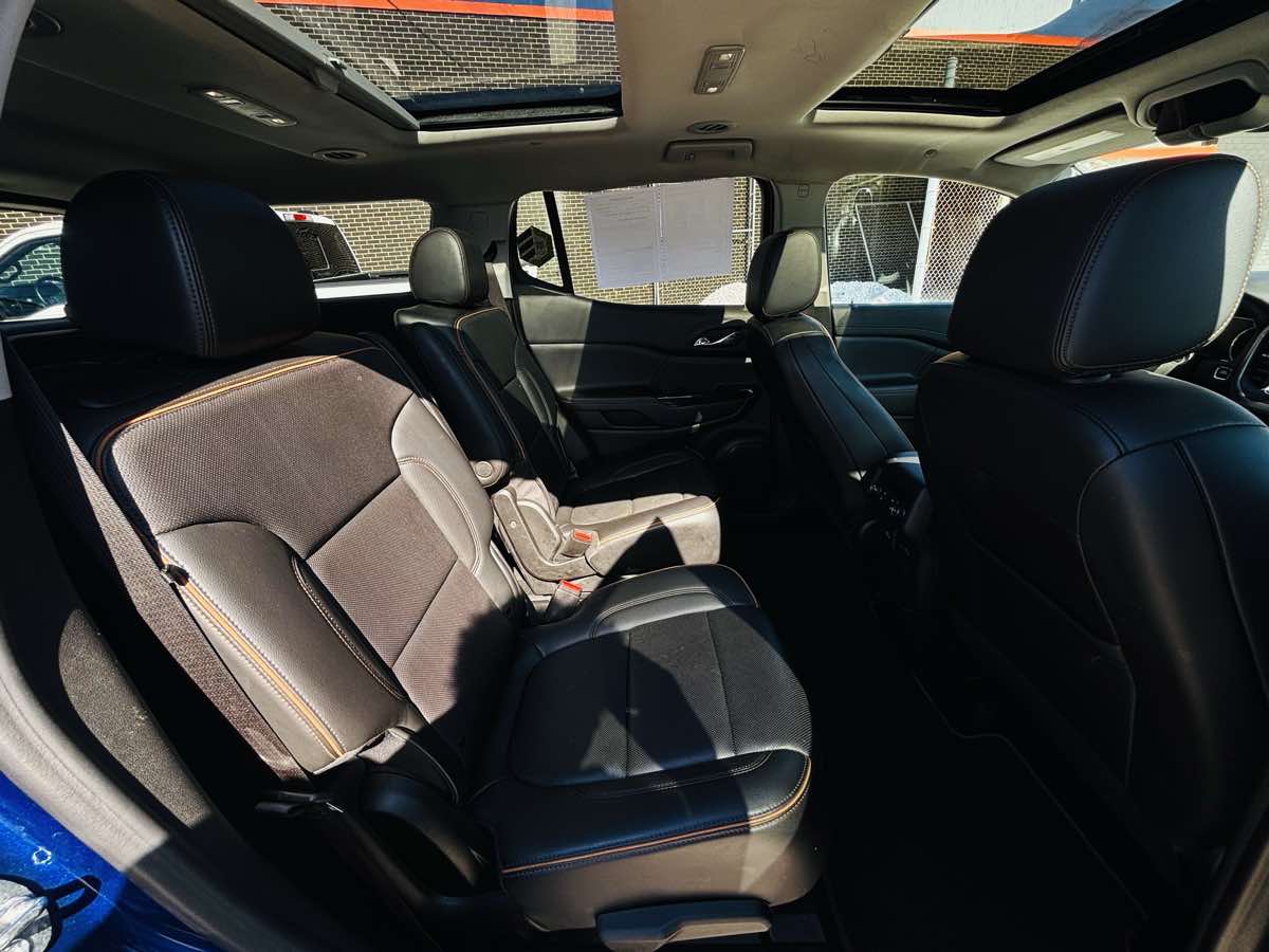 Photo 38 of this GMC Acadia