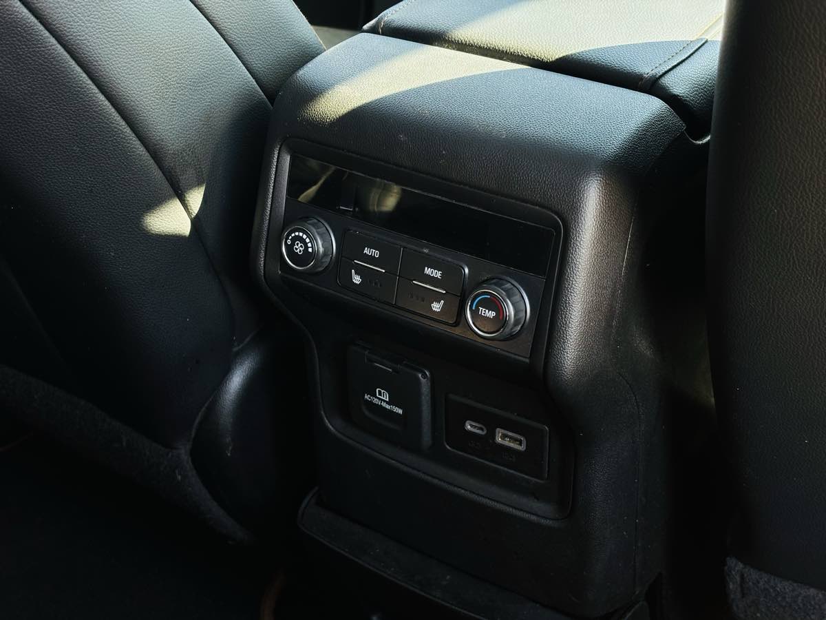 Photo 39 of this GMC Acadia