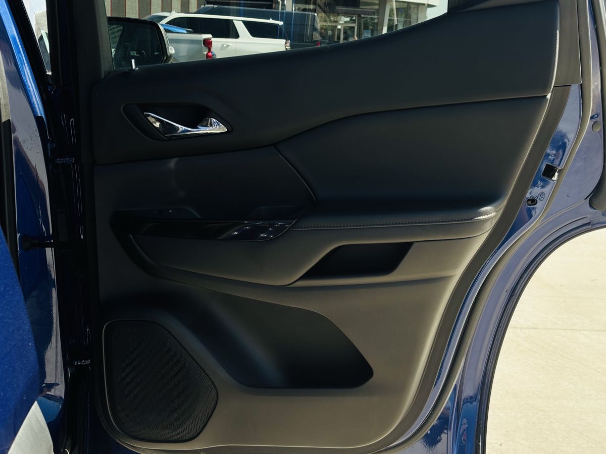 Photo 41 of this GMC Acadia