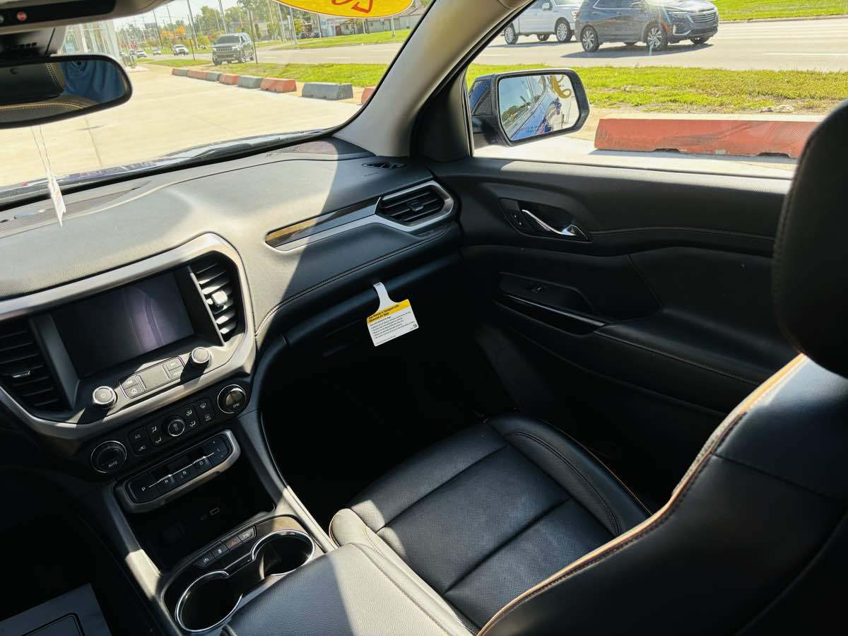 Photo 47 of this GMC Acadia