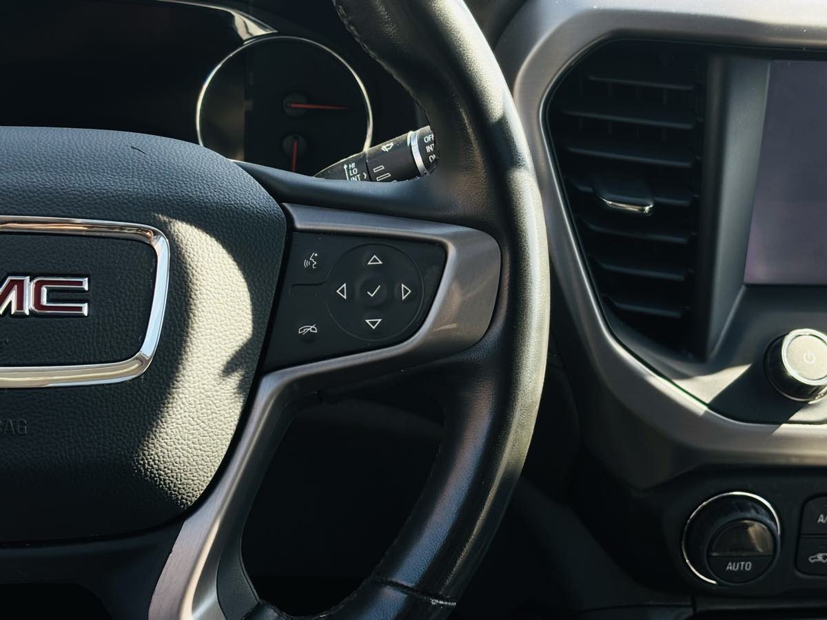 Photo 53 of this GMC Acadia