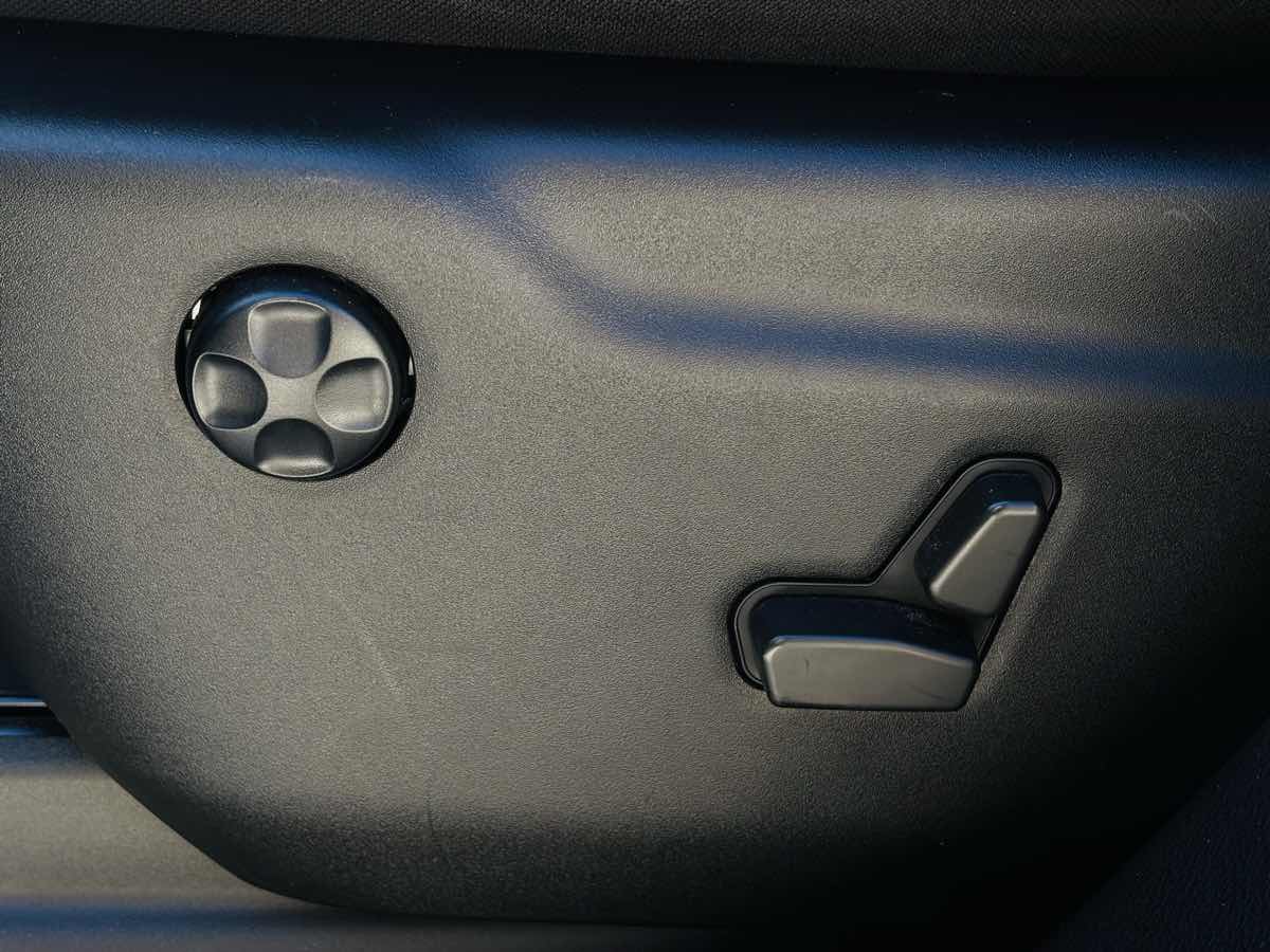 Photo 32 of this Dodge Durango
