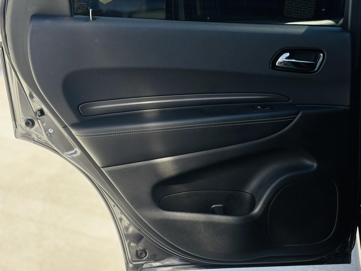 Photo 38 of this Dodge Durango