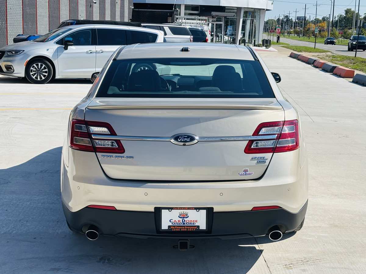 Photo 9 of this Ford Taurus