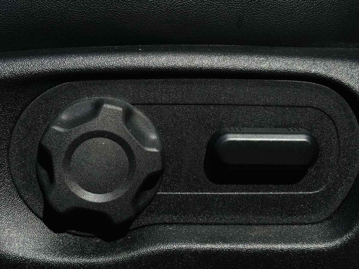 Photo 41 of this Ford Taurus