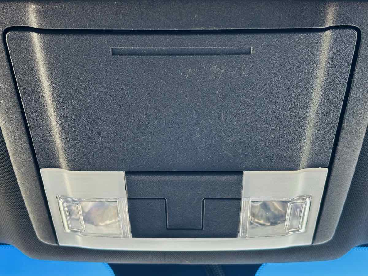 Photo 47 of this Ford Taurus