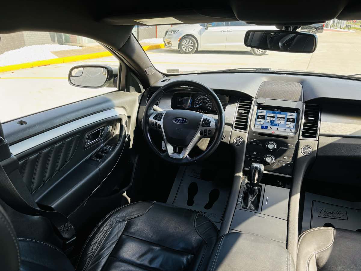 Photo 48 of this Ford Taurus