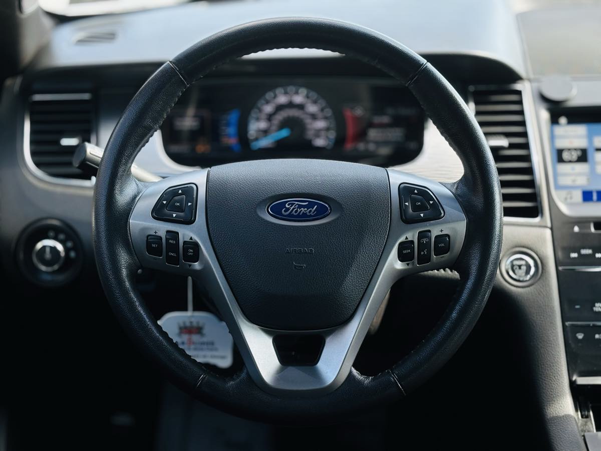 Photo 49 of this Ford Taurus