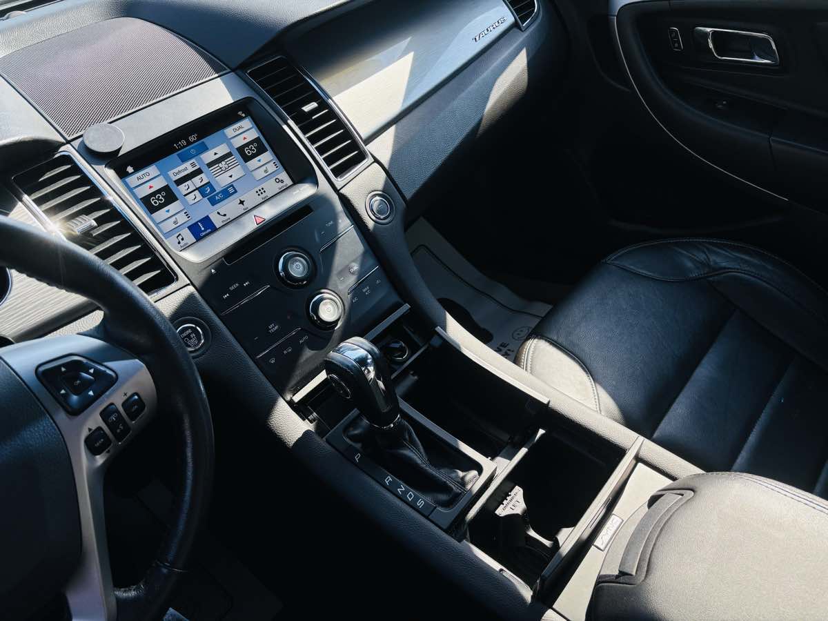 Photo 57 of this Ford Taurus