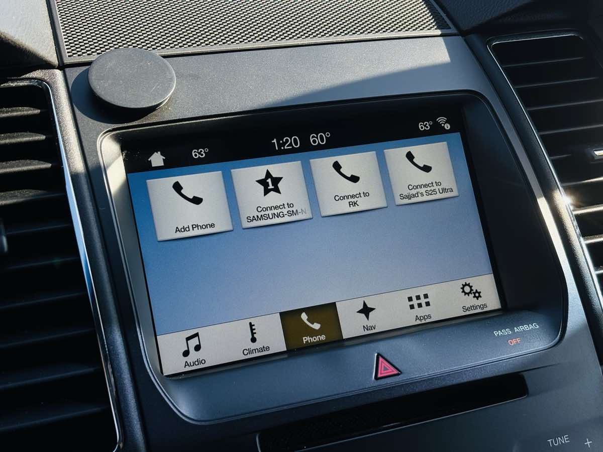 Photo 64 of this Ford Taurus