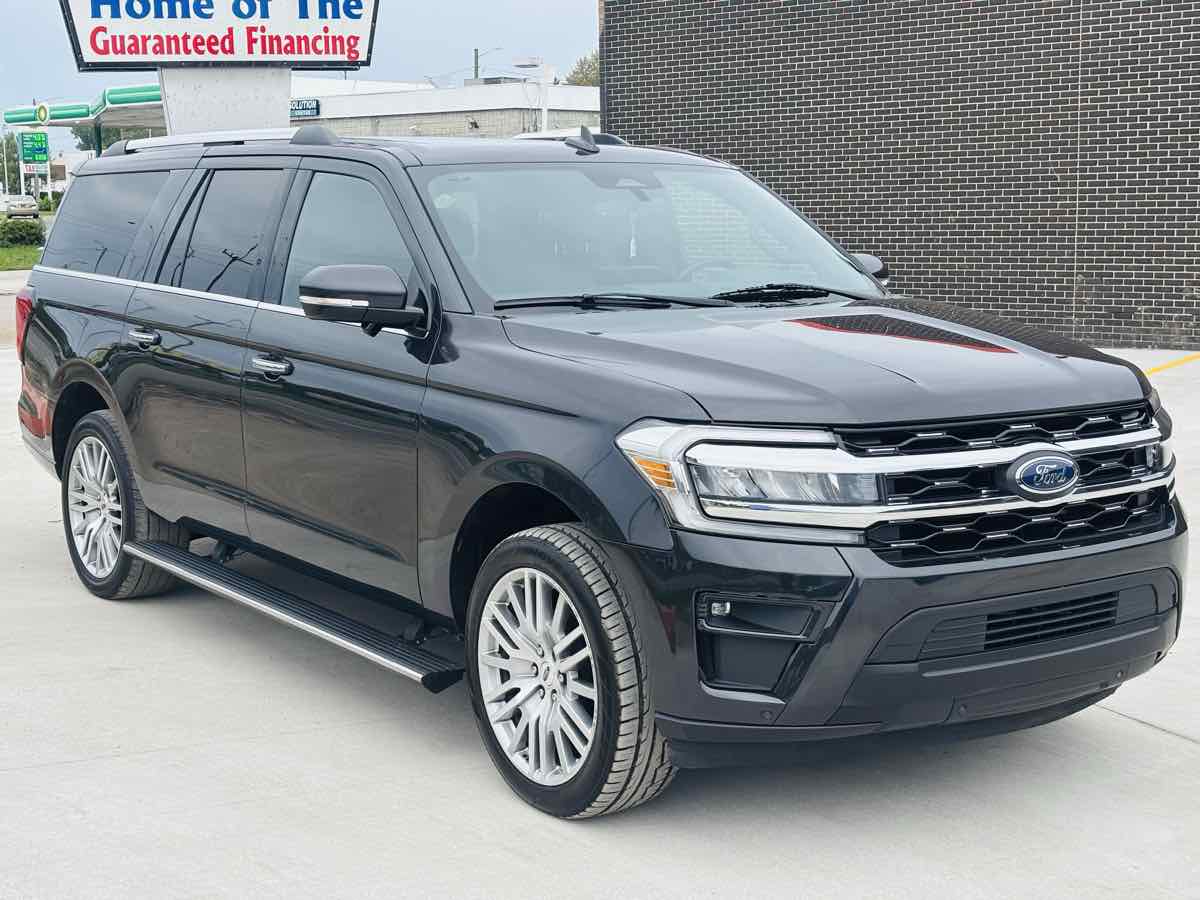 Photo 2 of this Ford Expedition Max