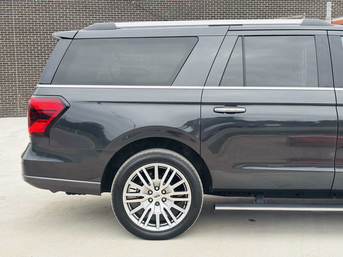 Photo 7 of this Ford Expedition Max