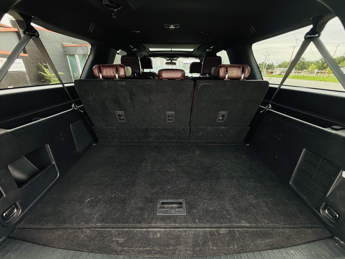 Photo 11 of this Ford Expedition Max
