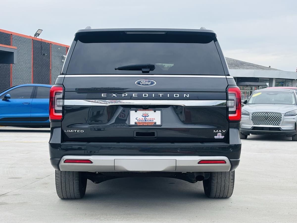 Photo 12 of this Ford Expedition Max