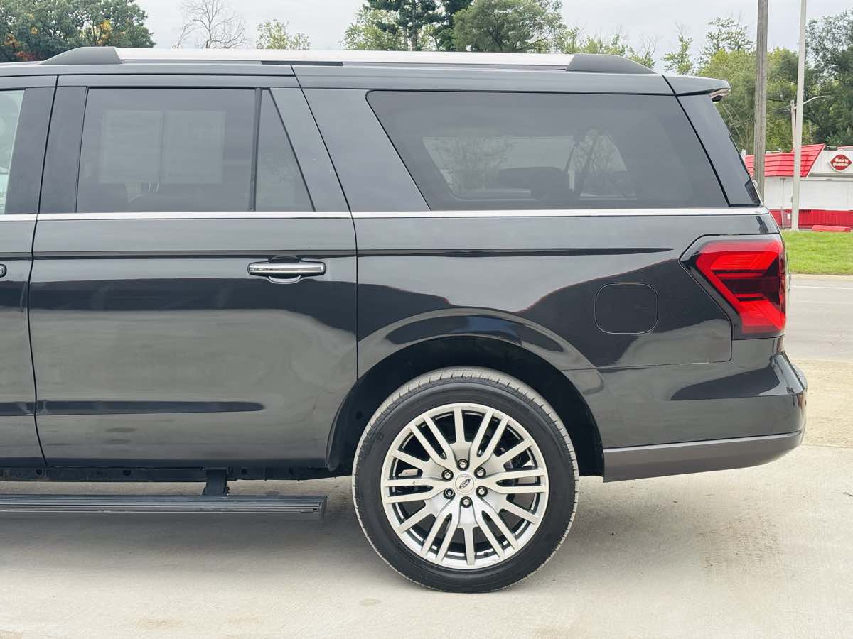 Photo 15 of this Ford Expedition Max