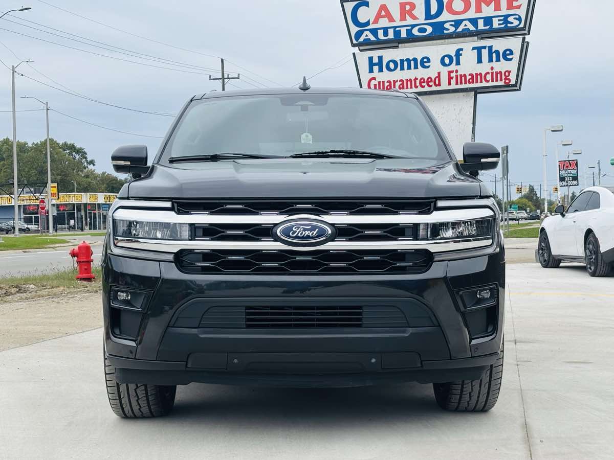 Photo 19 of this Ford Expedition Max