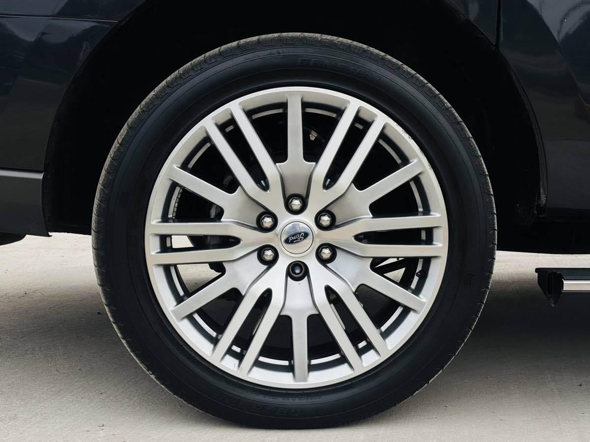 Photo 26 of this Ford Expedition Max