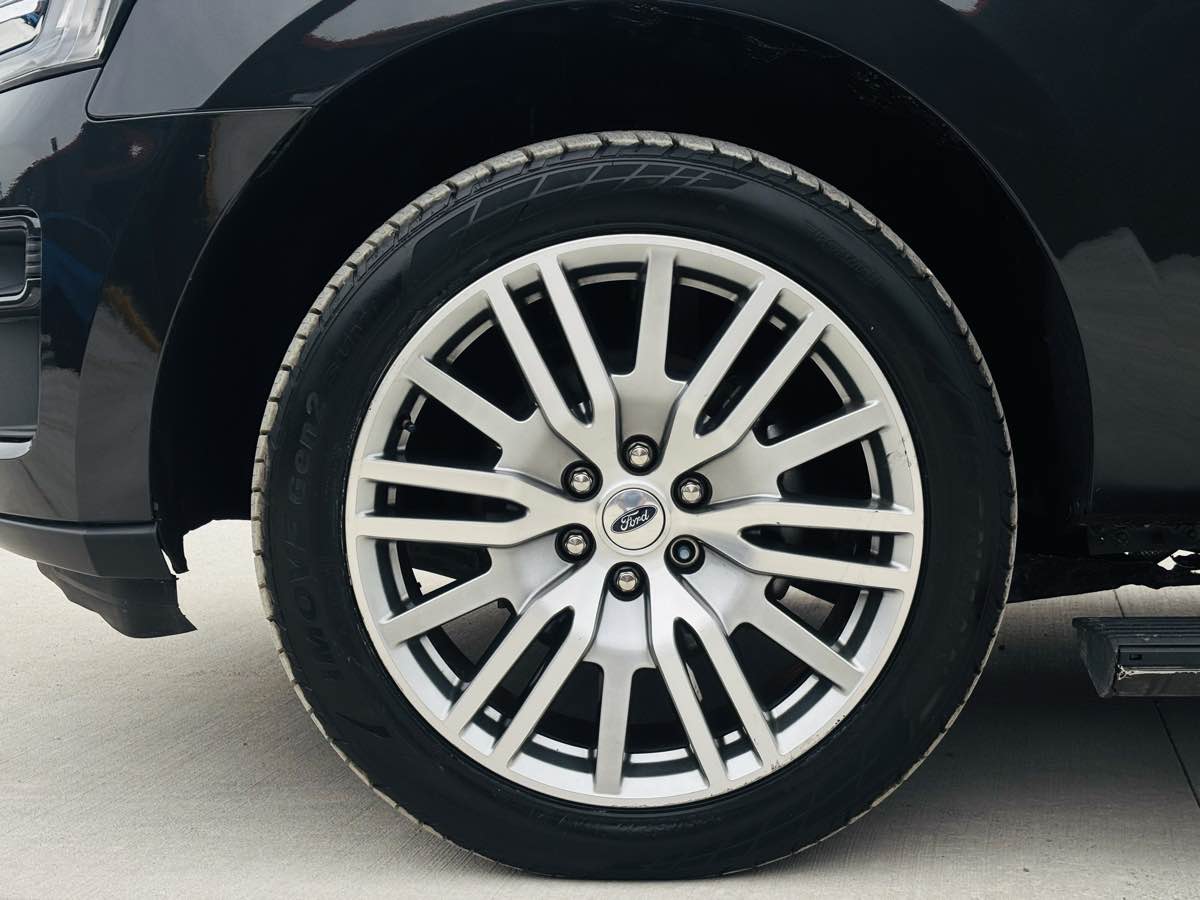 Photo 28 of this Ford Expedition Max