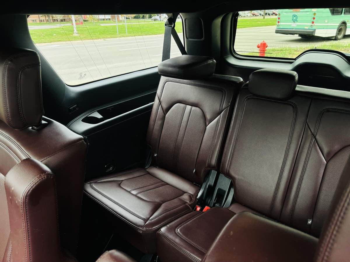 Photo 36 of this Ford Expedition Max
