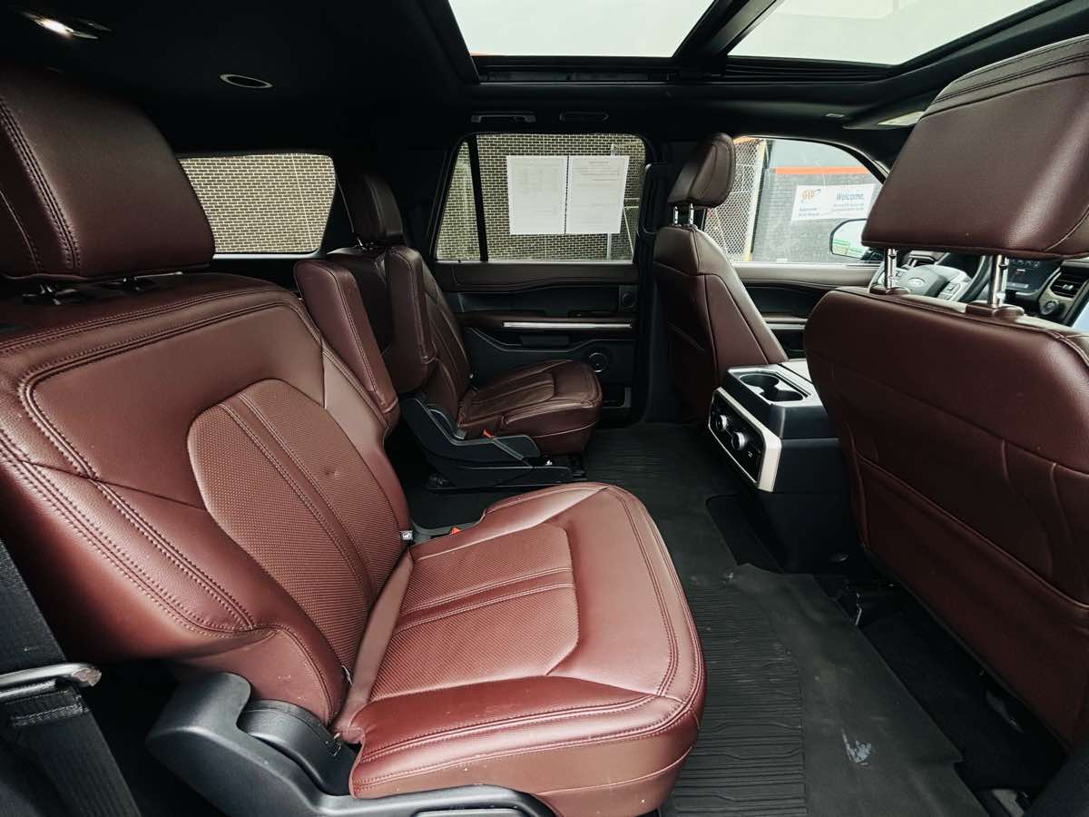 Photo 38 of this Ford Expedition Max