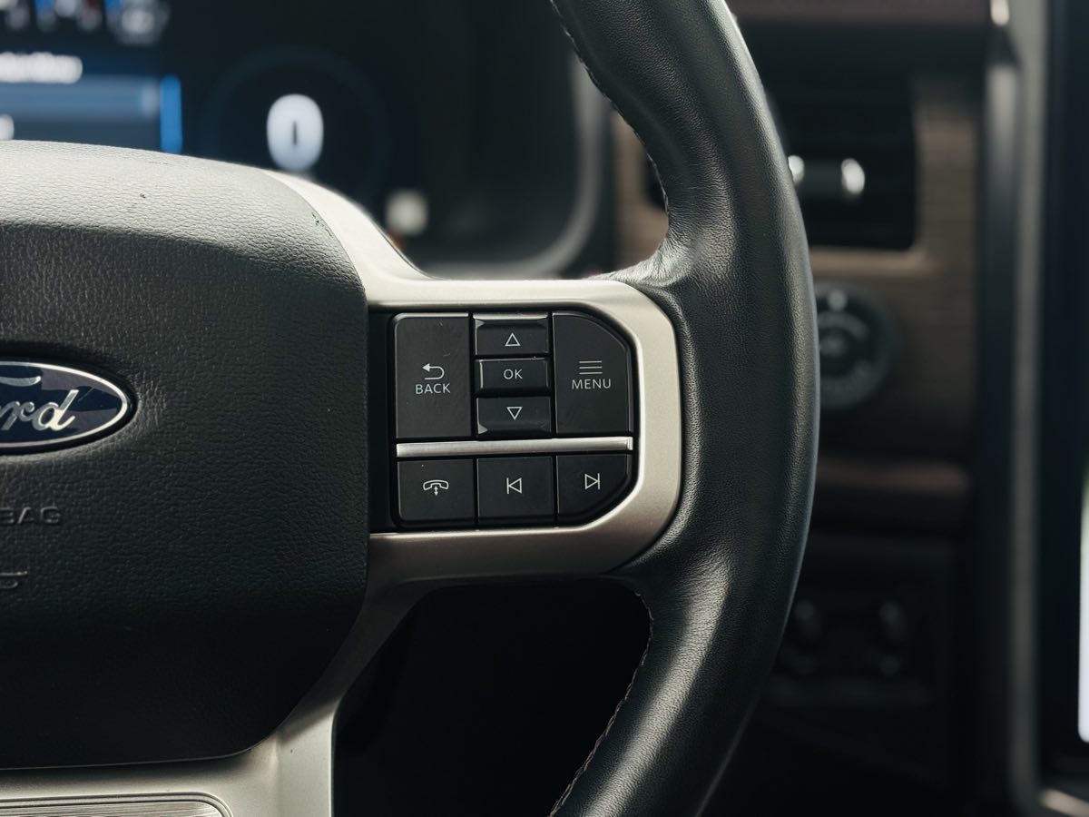 Photo 53 of this Ford Expedition Max