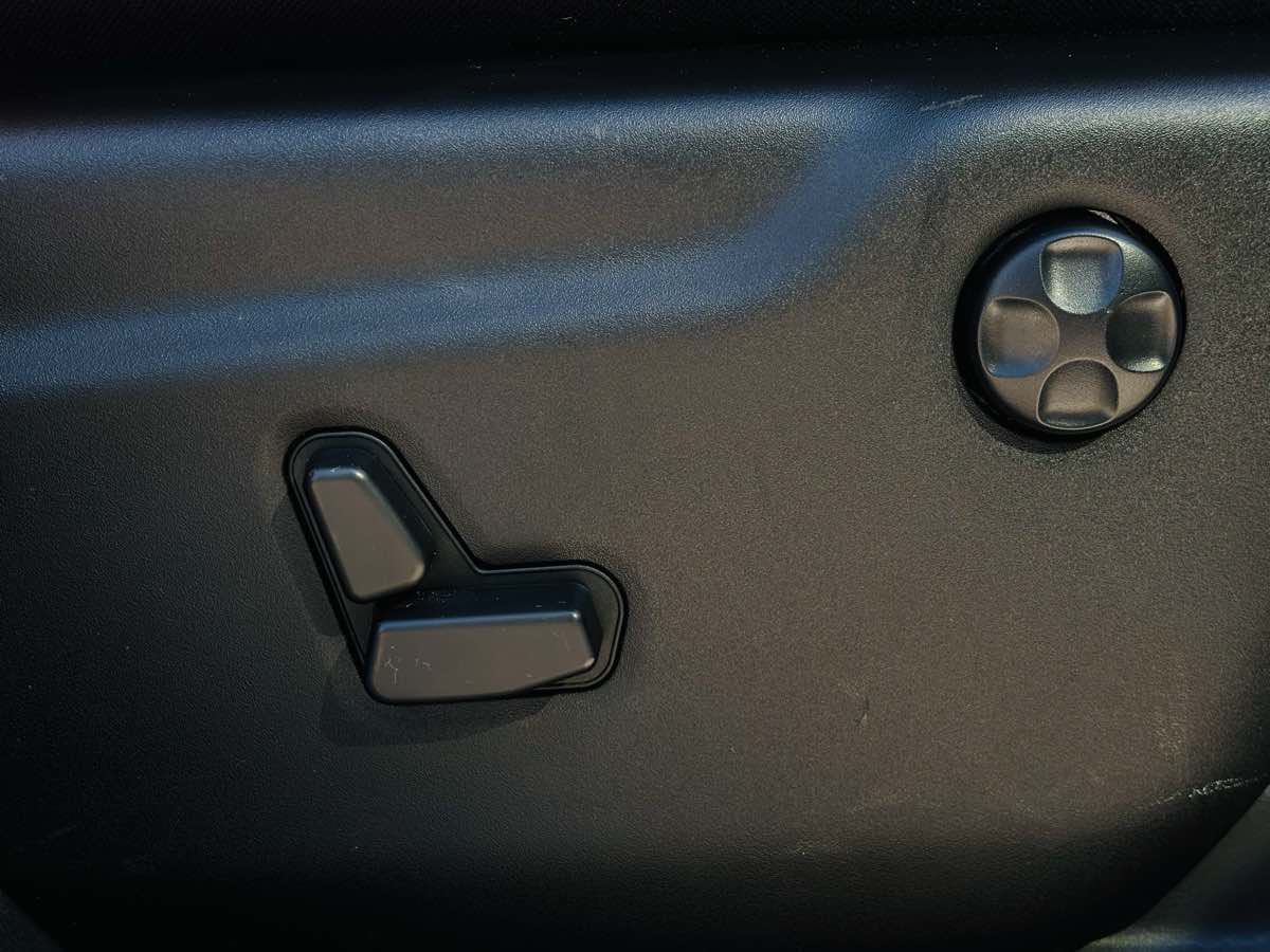 Photo 45 of this Dodge Durango