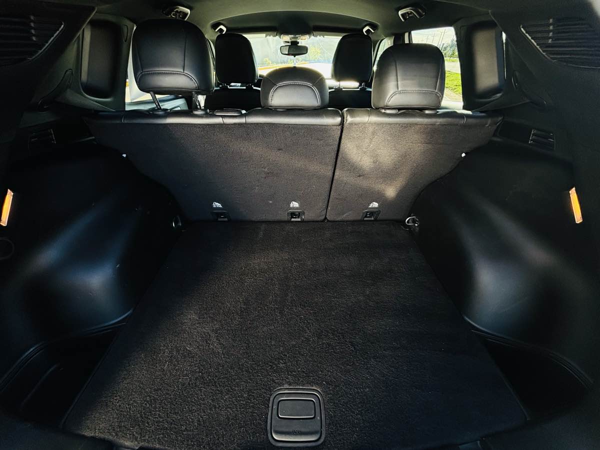 Photo 14 of this Jeep Compass