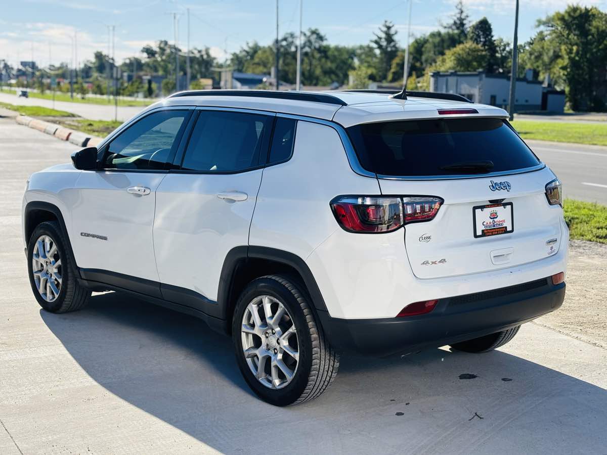 Photo 17 of this Jeep Compass