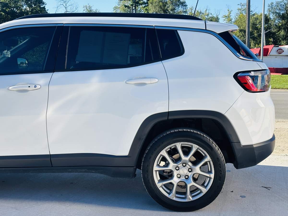 Photo 18 of this Jeep Compass