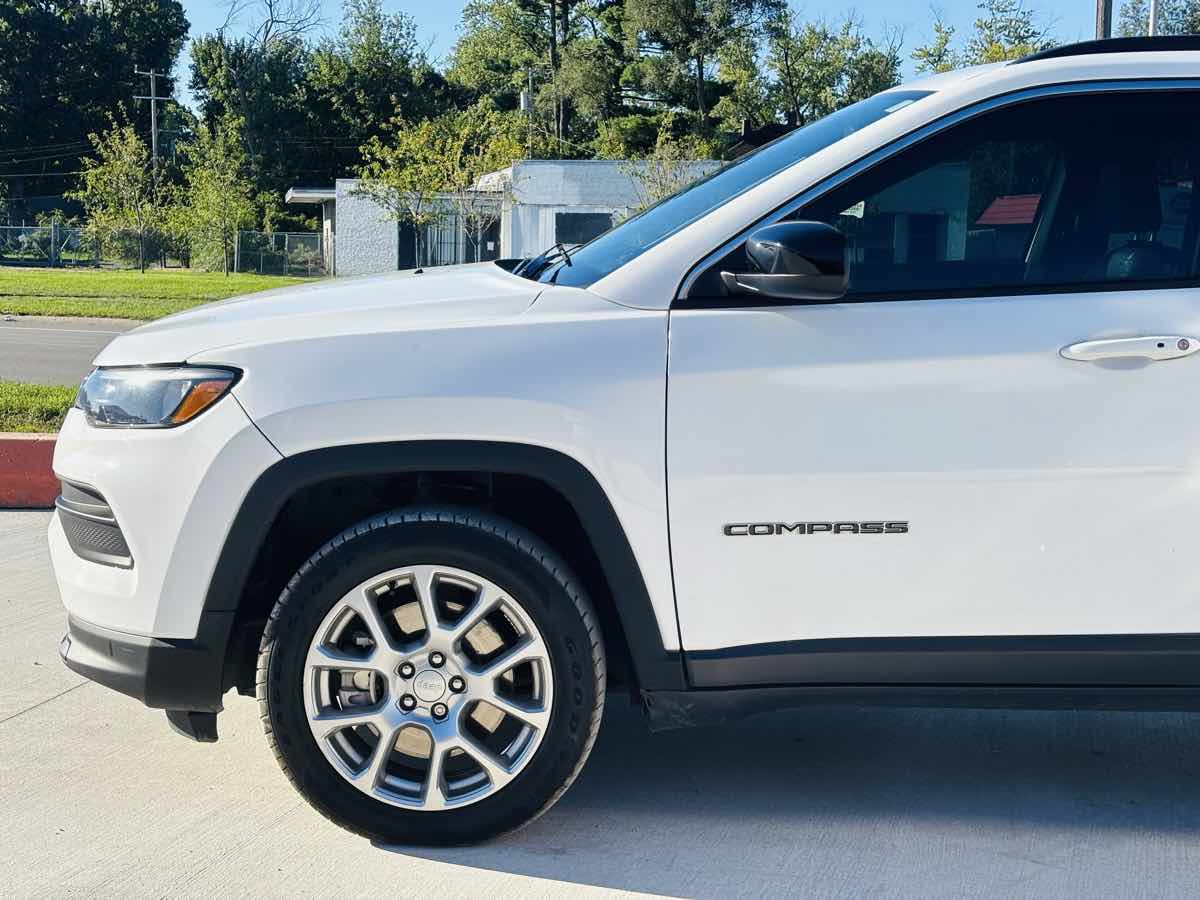 Photo 19 of this Jeep Compass