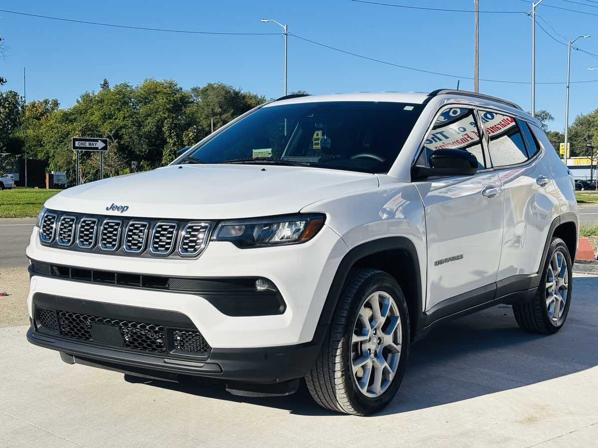 Photo 20 of this Jeep Compass
