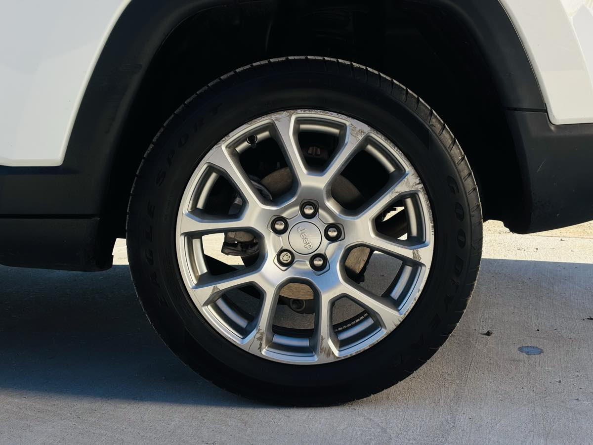 Photo 30 of this Jeep Compass