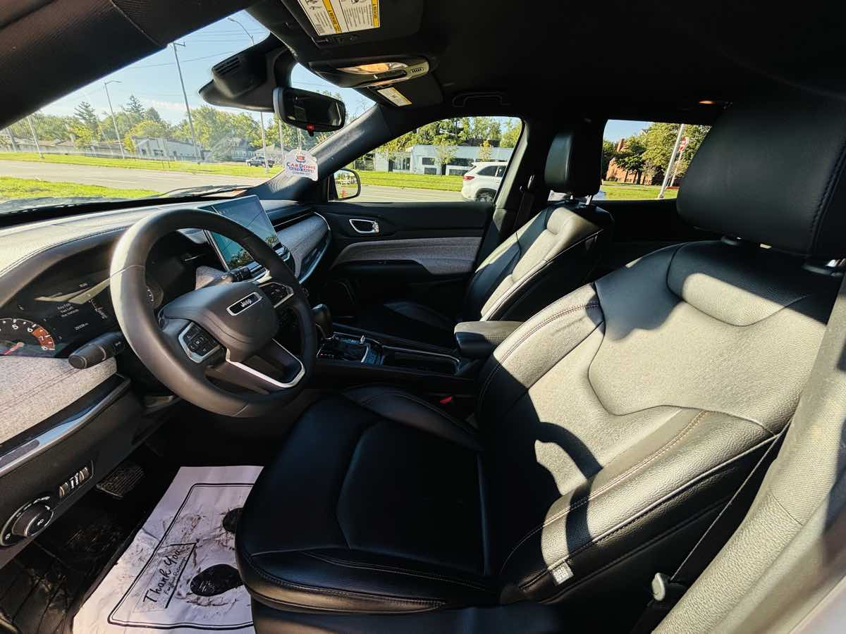 Photo 33 of this Jeep Compass
