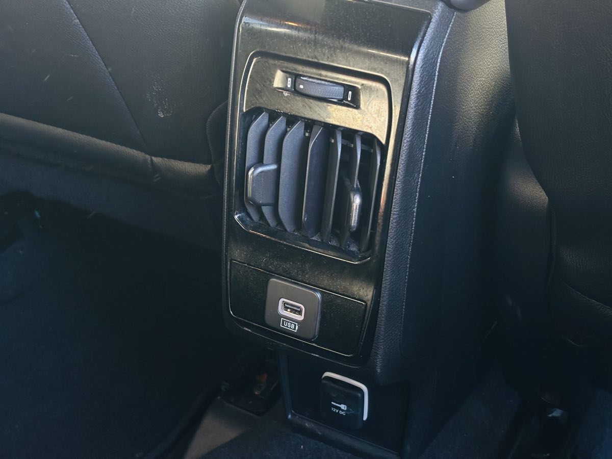 Photo 40 of this Jeep Compass