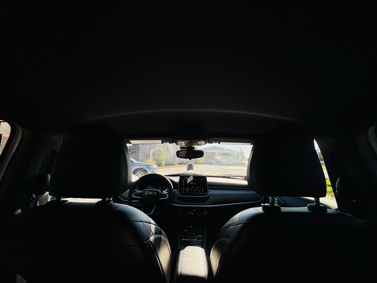 Photo 45 of this Jeep Compass