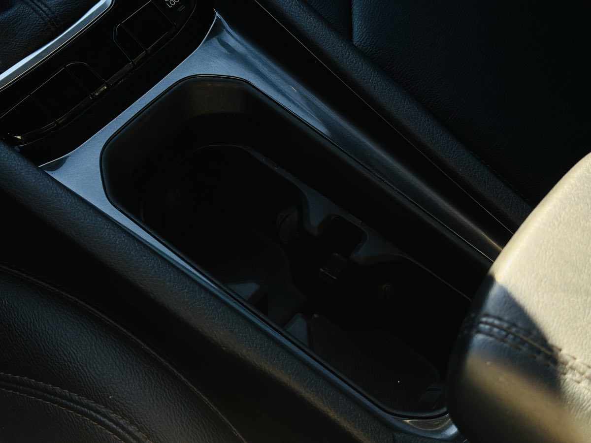 Photo 60 of this Jeep Compass