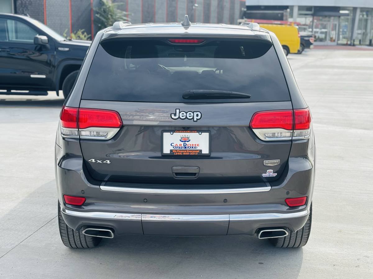 Photo 9 of this Jeep Grand Cherokee