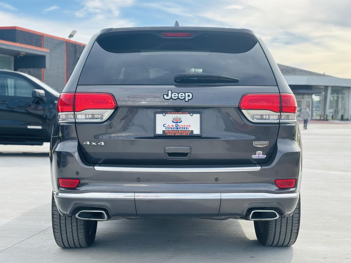 Photo 13 of this Jeep Grand Cherokee