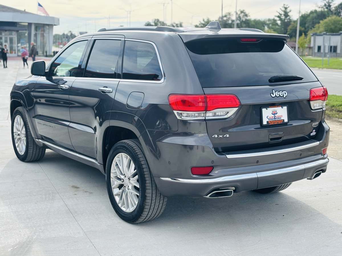 Photo 15 of this Jeep Grand Cherokee