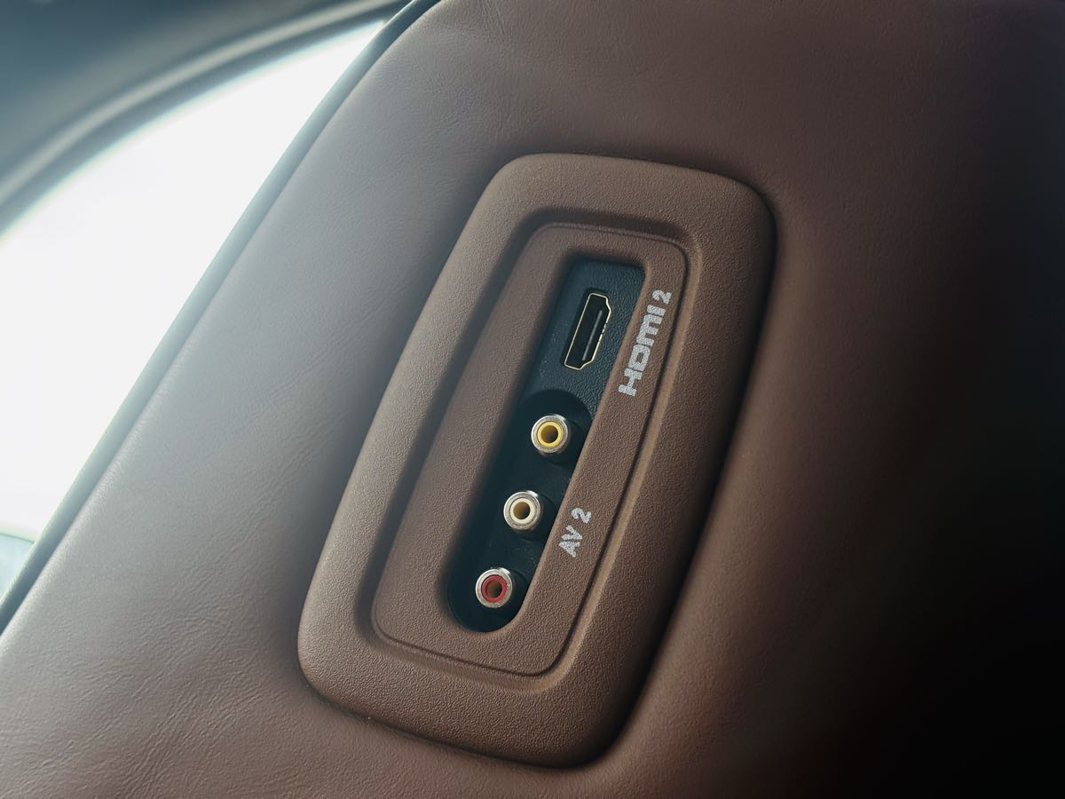 Photo 40 of this Jeep Grand Cherokee