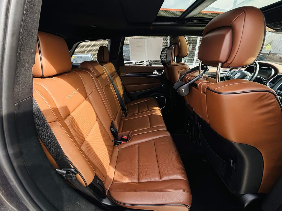 Photo 42 of this Jeep Grand Cherokee