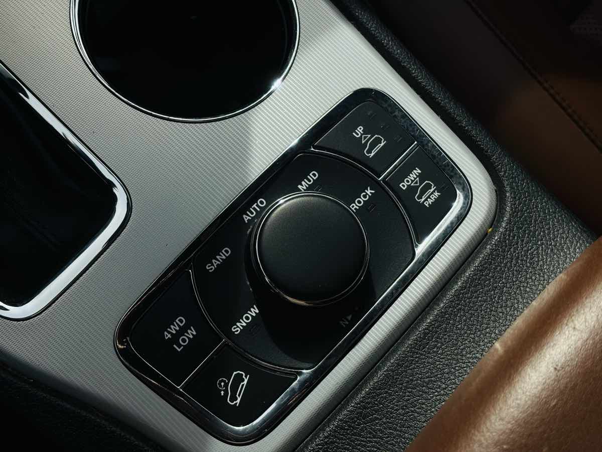 Photo 63 of this Jeep Grand Cherokee