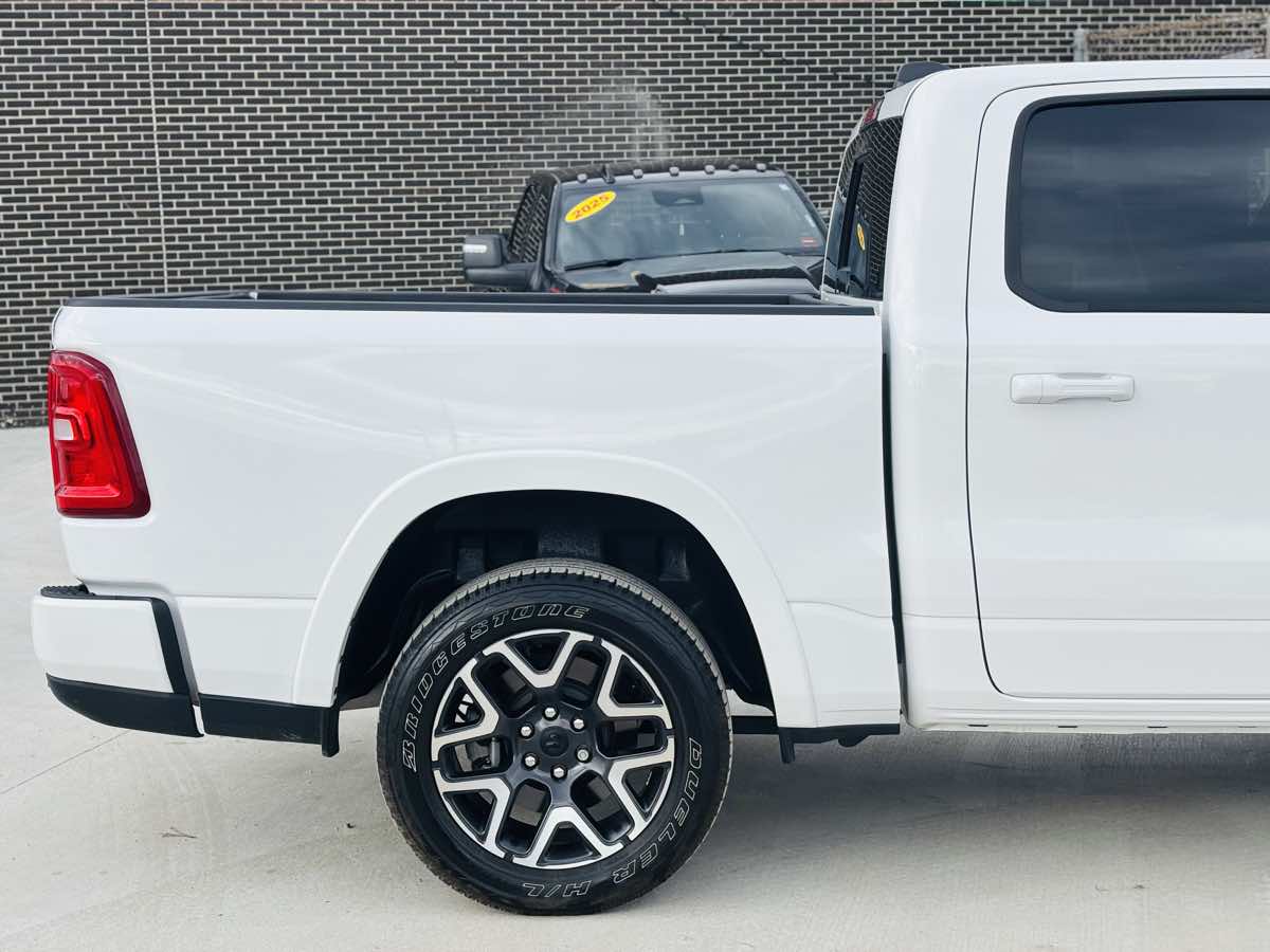 Photo 8 of this Ram 1500