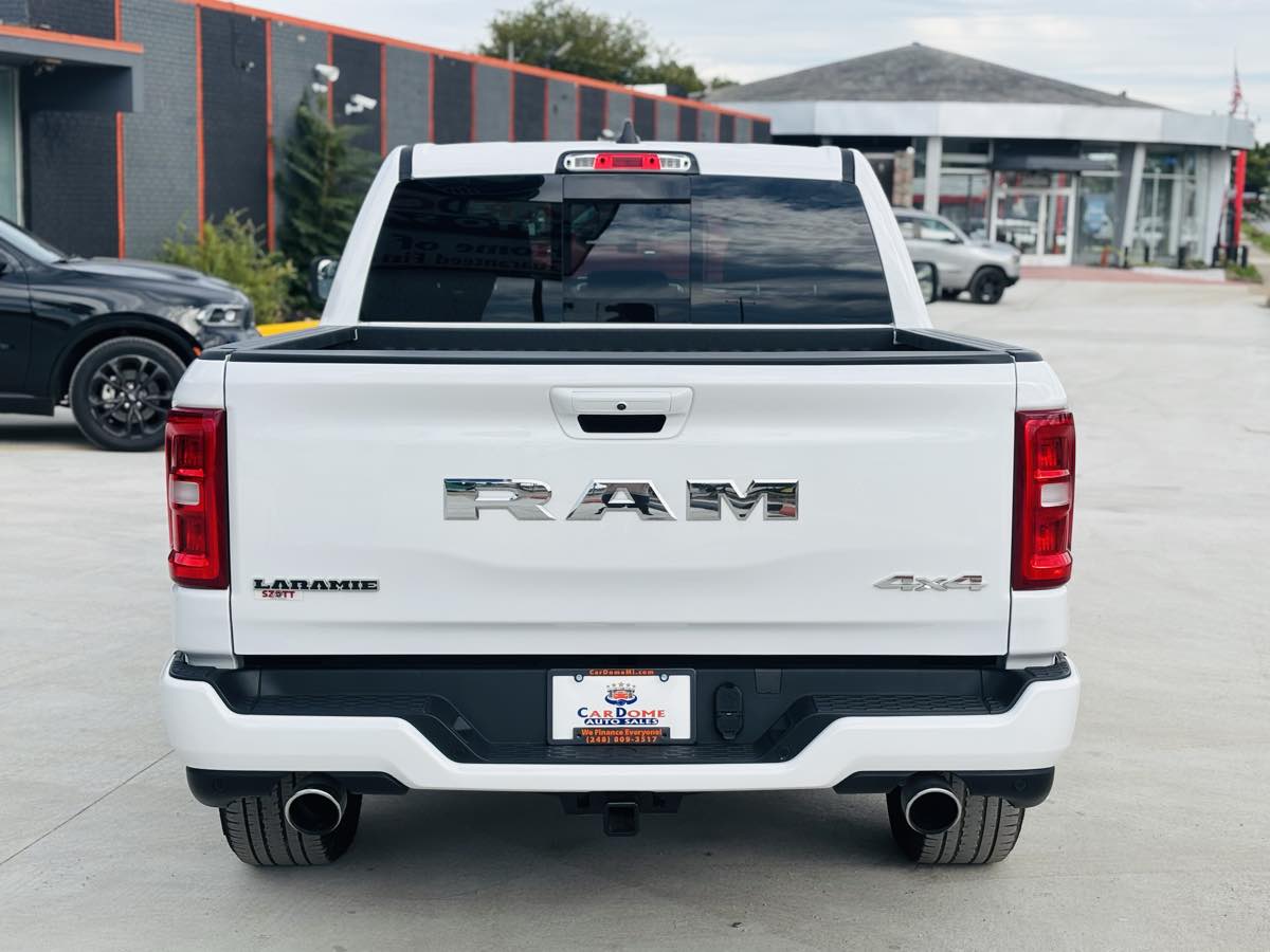 Photo 10 of this Ram 1500