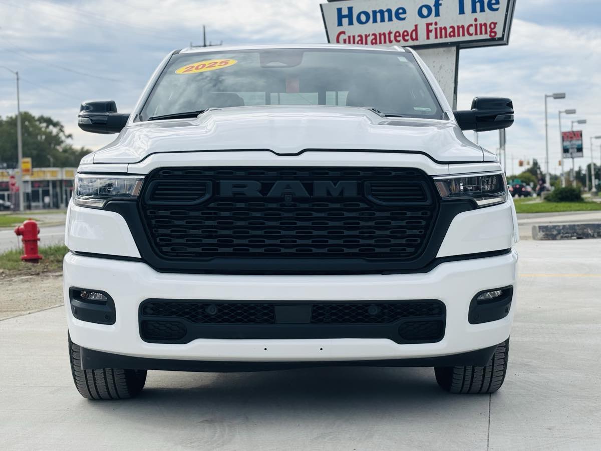 Photo 21 of this Ram 1500